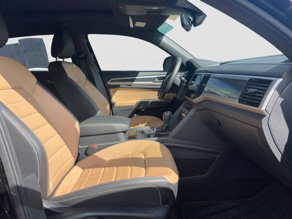 Certified 2023 Volkswagen Atlas Cross Sport SEL Premium R-Line AWD/4WD image 15