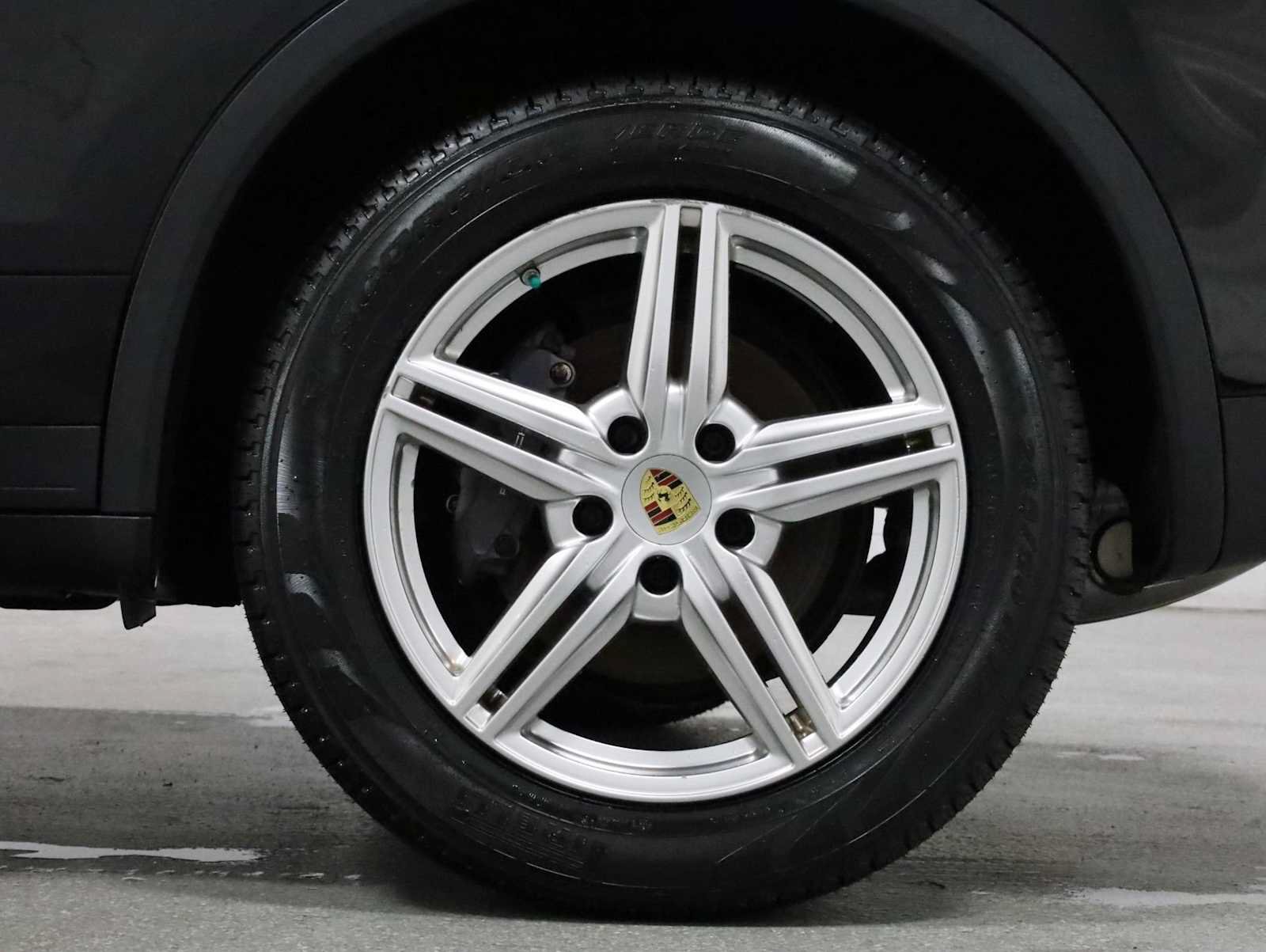 Used 2014 Porsche Cayenne Platinum Edition AWD/4WD image 6