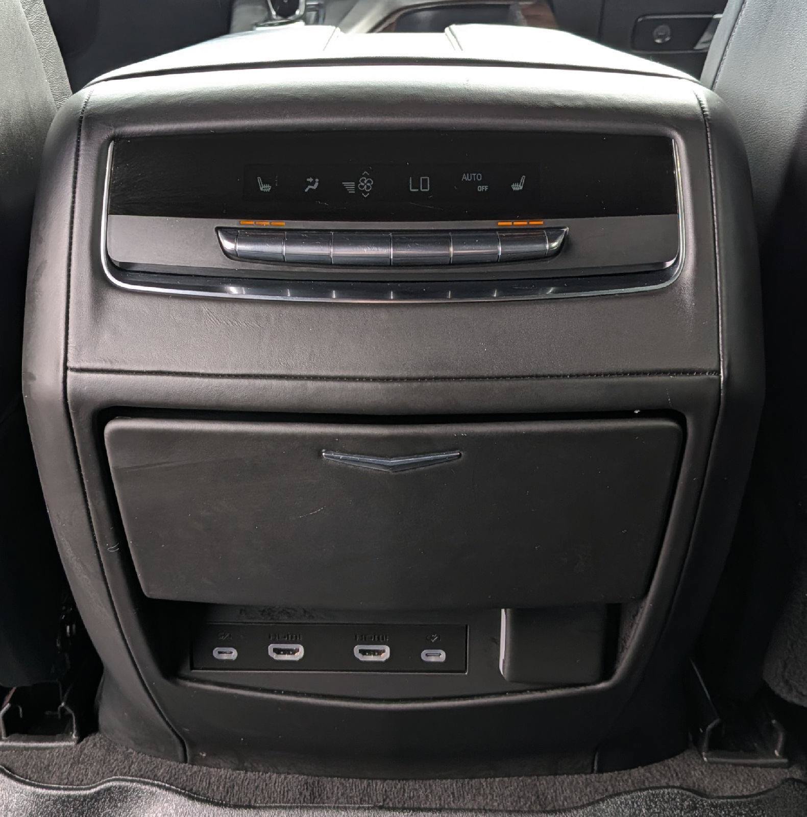Used 2022 Cadillac Escalade ESV Sport Platinum AWD/4WD image 25