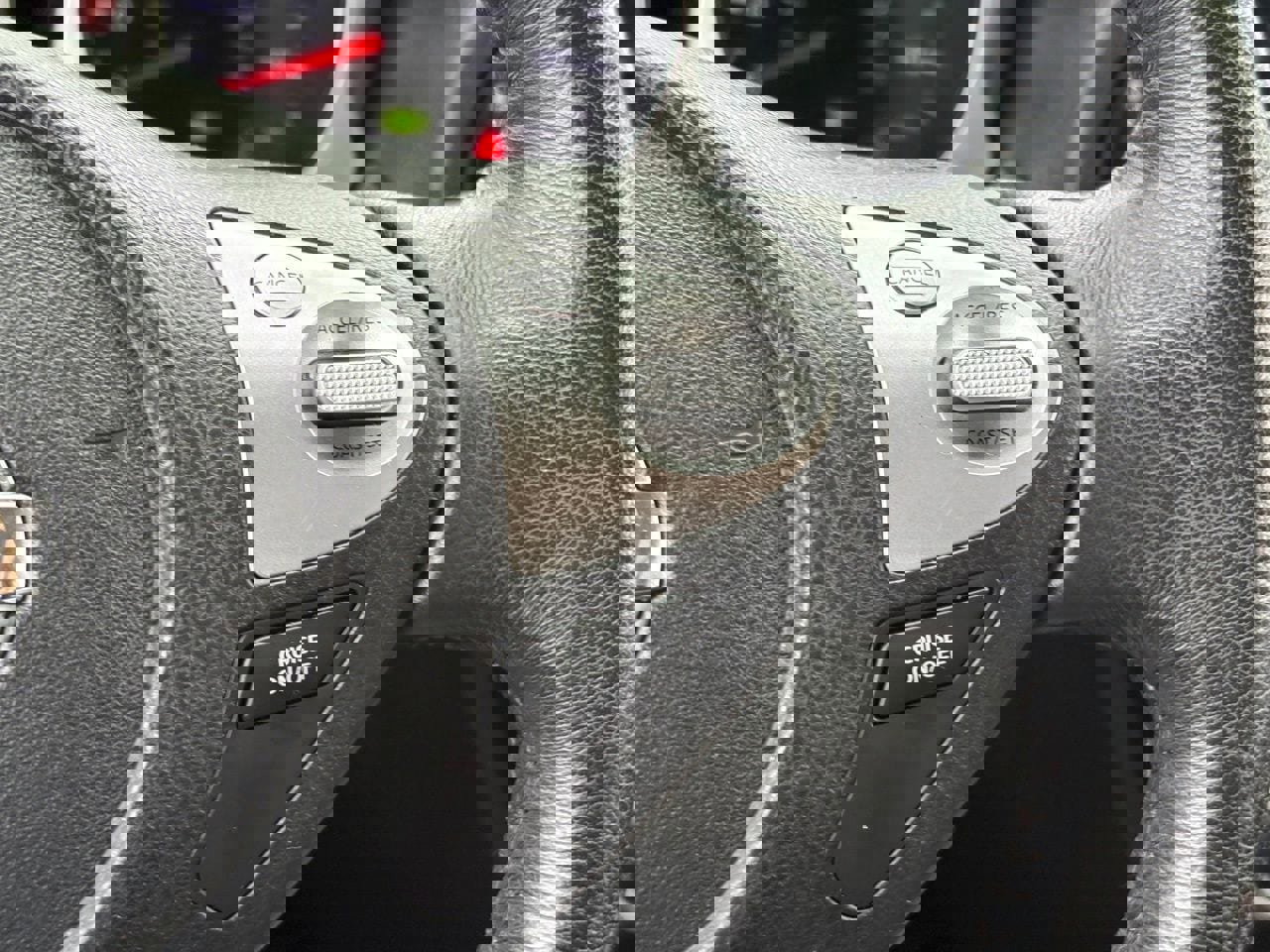 Used 2016 Nissan Juke SL image 18