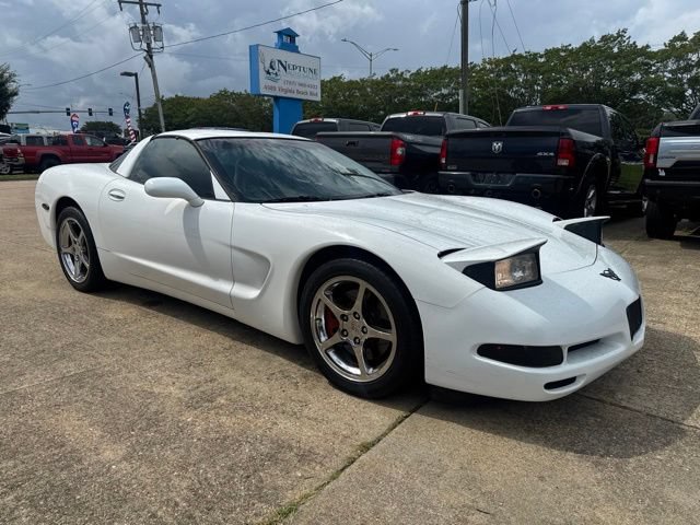 Used 2004 Chevrolet Corvette Coupe w/ Roof Package RWD image 3