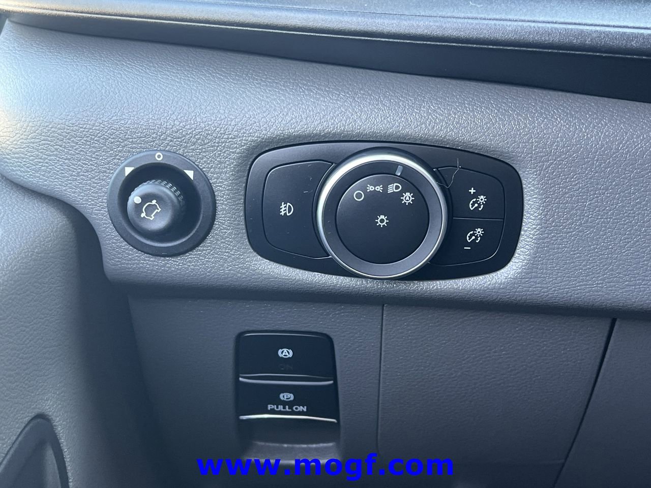 Used 2024 Ford Transit 250 Low Roof w/ Exterior Upgrade Package image 15