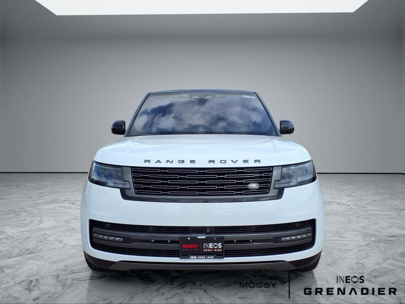 Used 2023 Land Rover Range Rover SE AWD/4WD image 3