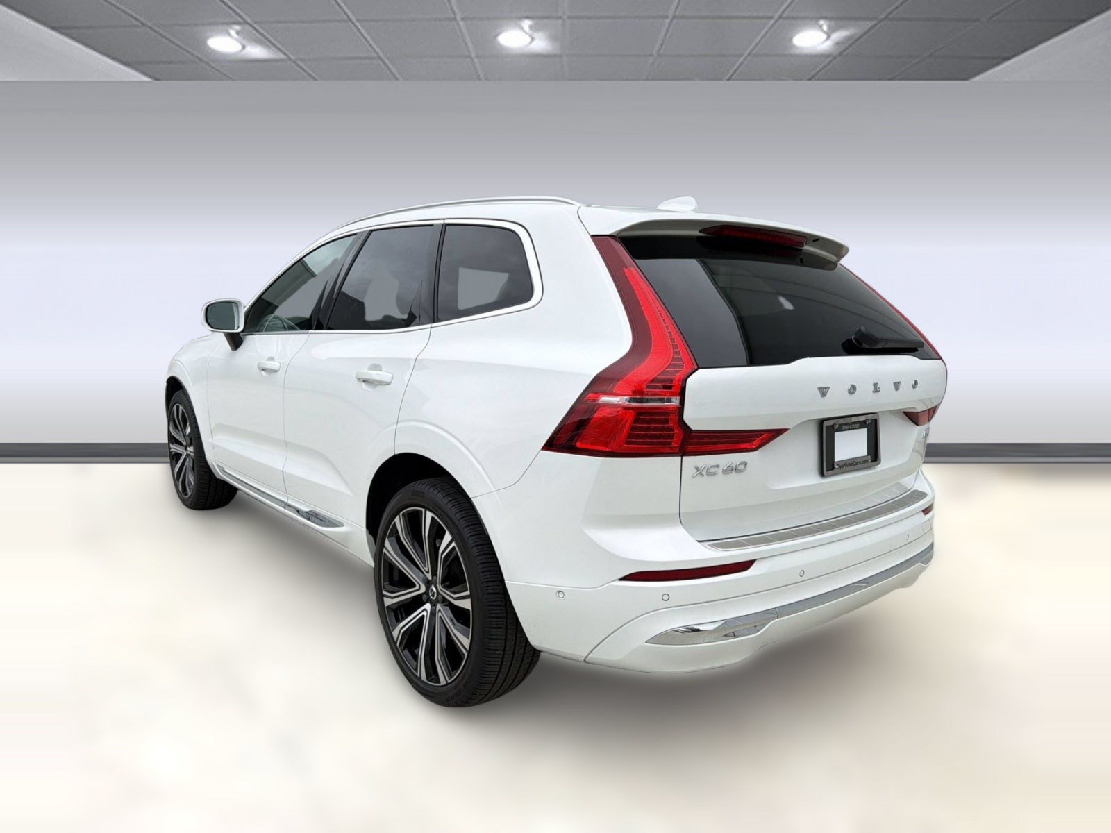 Certified 2023 Volvo XC60 B5 Ultimate w/ Climate Package AWD/4WD image 3