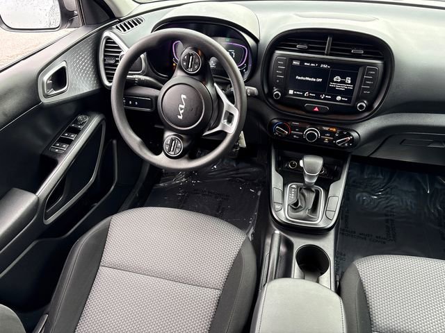 Used 2025 Kia Soul LX image 18