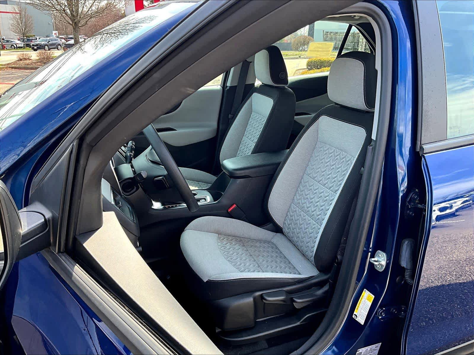 Used 2023 Chevrolet Equinox LS image 10