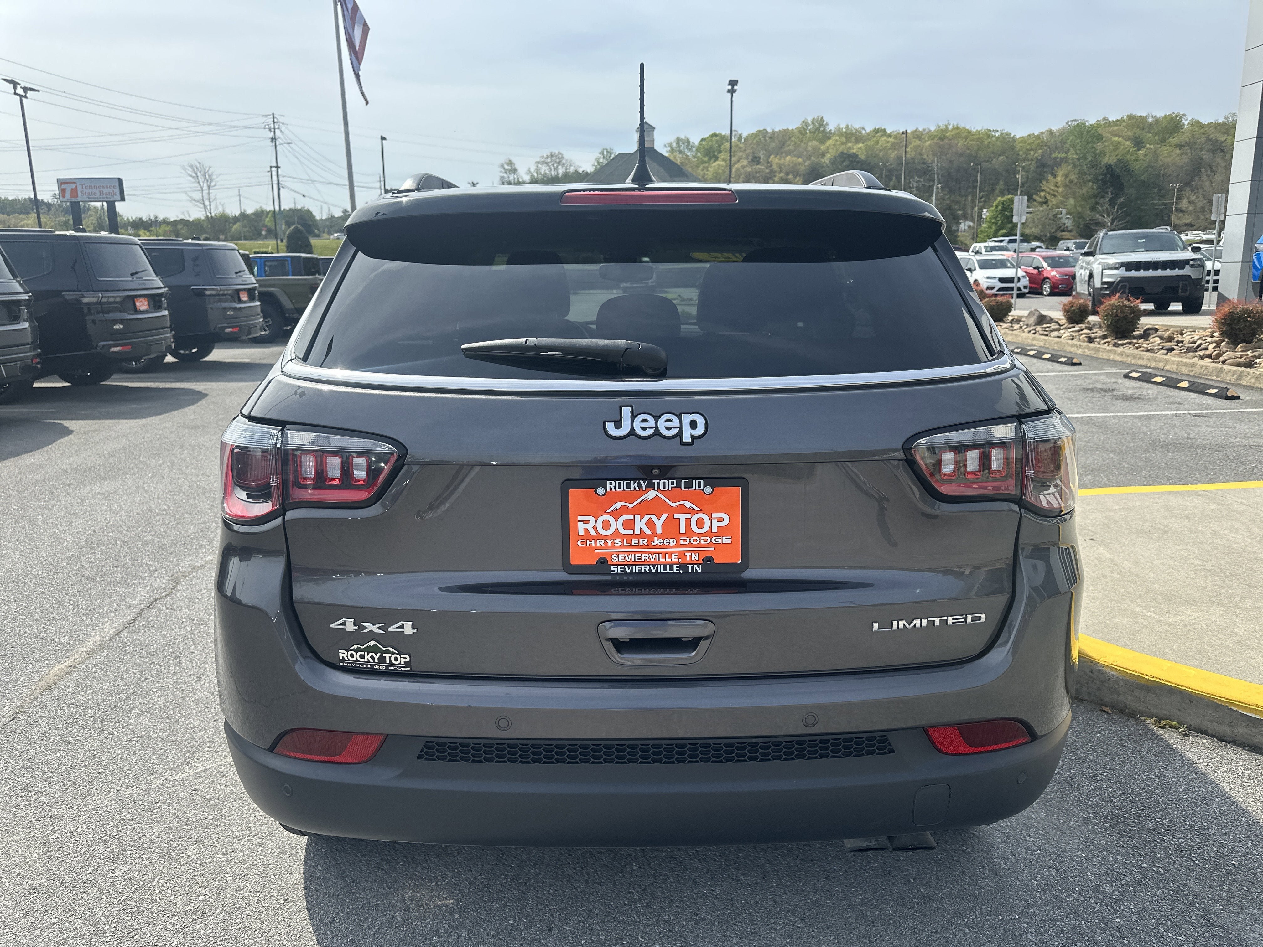 Used 2022 Jeep Compass Limited AWD/4WD image 8