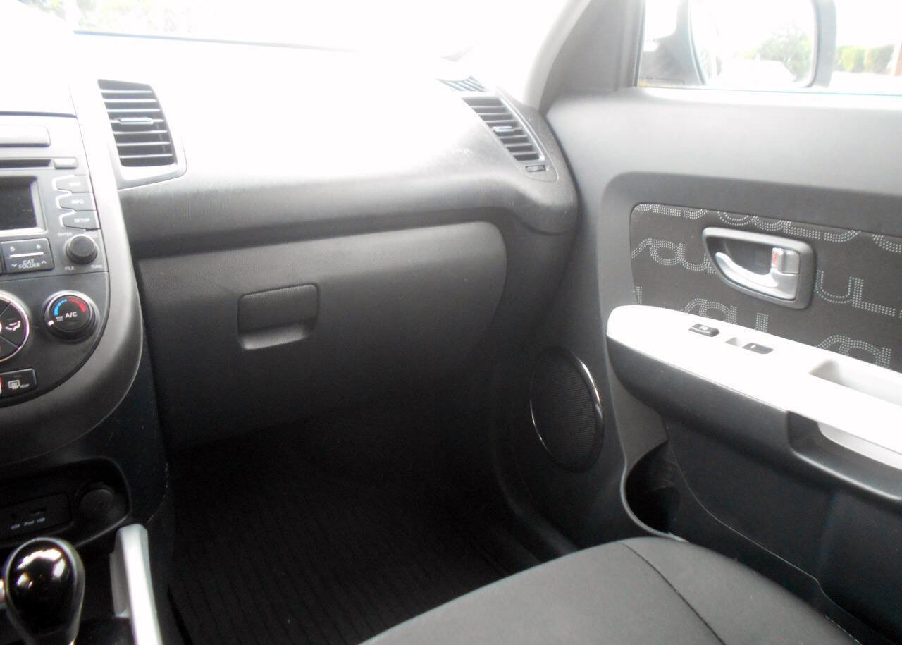 Used 2012 Kia Soul + image 14