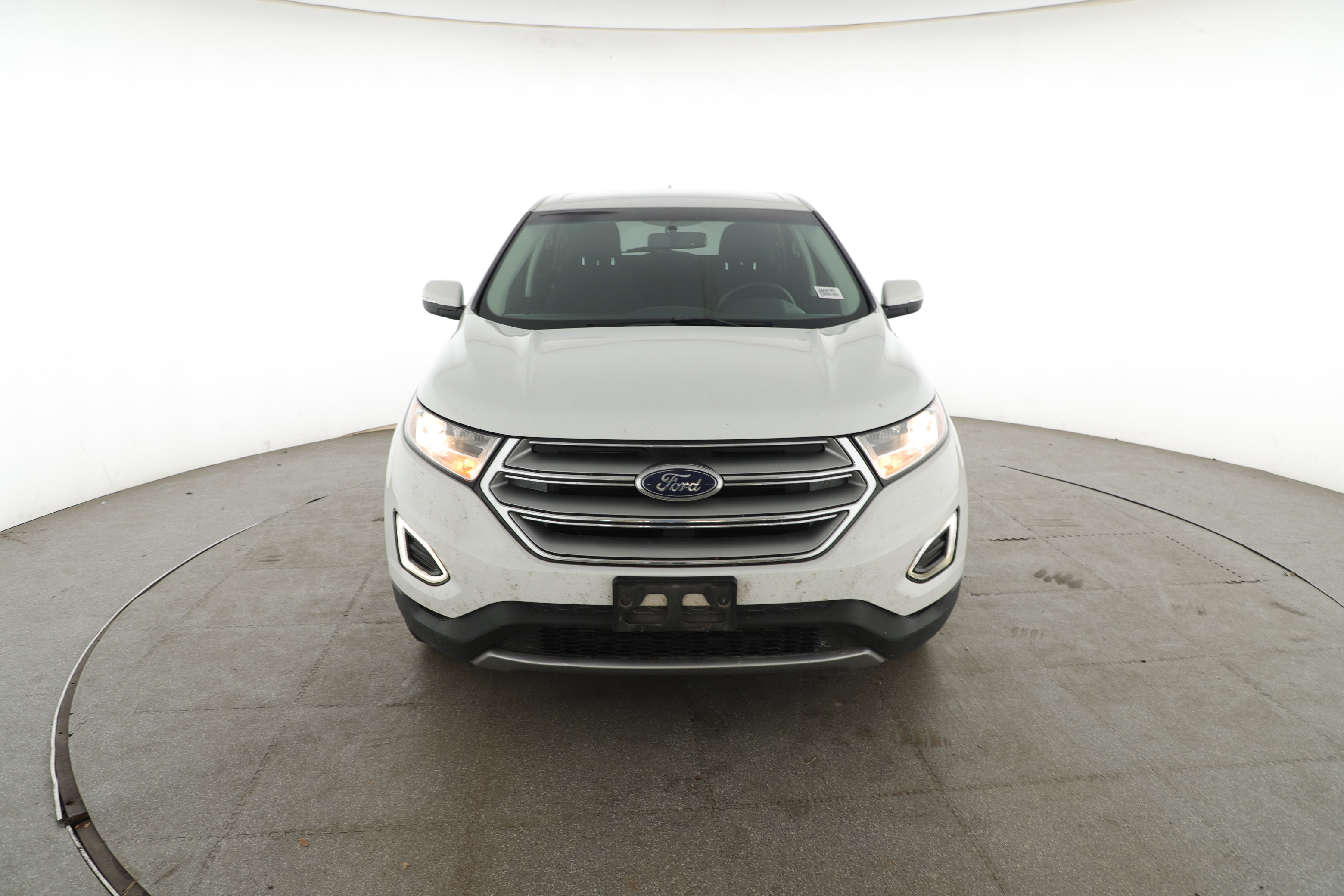 Used 2018 Ford Edge SEL FWD image 2