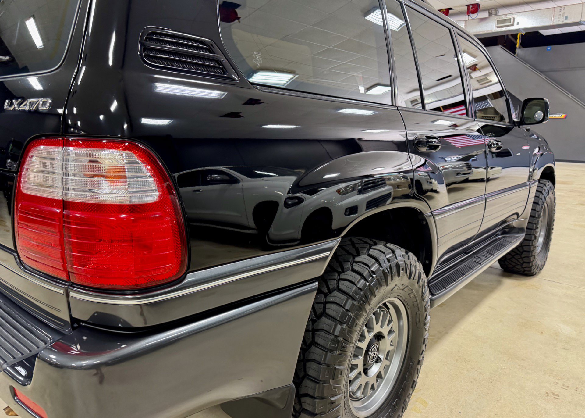 Used 2003 Lexus LX 470 4WD image 18
