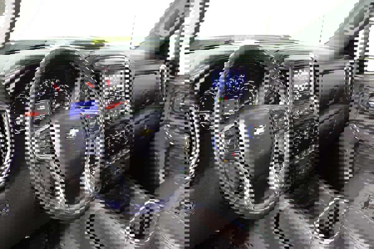 Used 2020 Chevrolet Silverado 2500 LTZ w/ LTZ Plus Package image 6