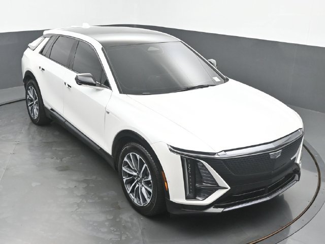 Certified 2024 Cadillac Lyriq Sport w/ LPO, Floor Liner Package AWD/4WD image 43