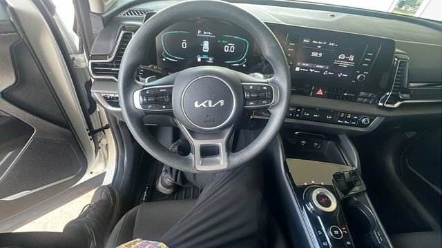 Used 2025 Kia Sportage LX FWD image 16