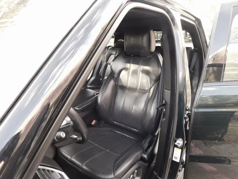 Used 2017 Land Rover Range Rover Sport HSE image 39