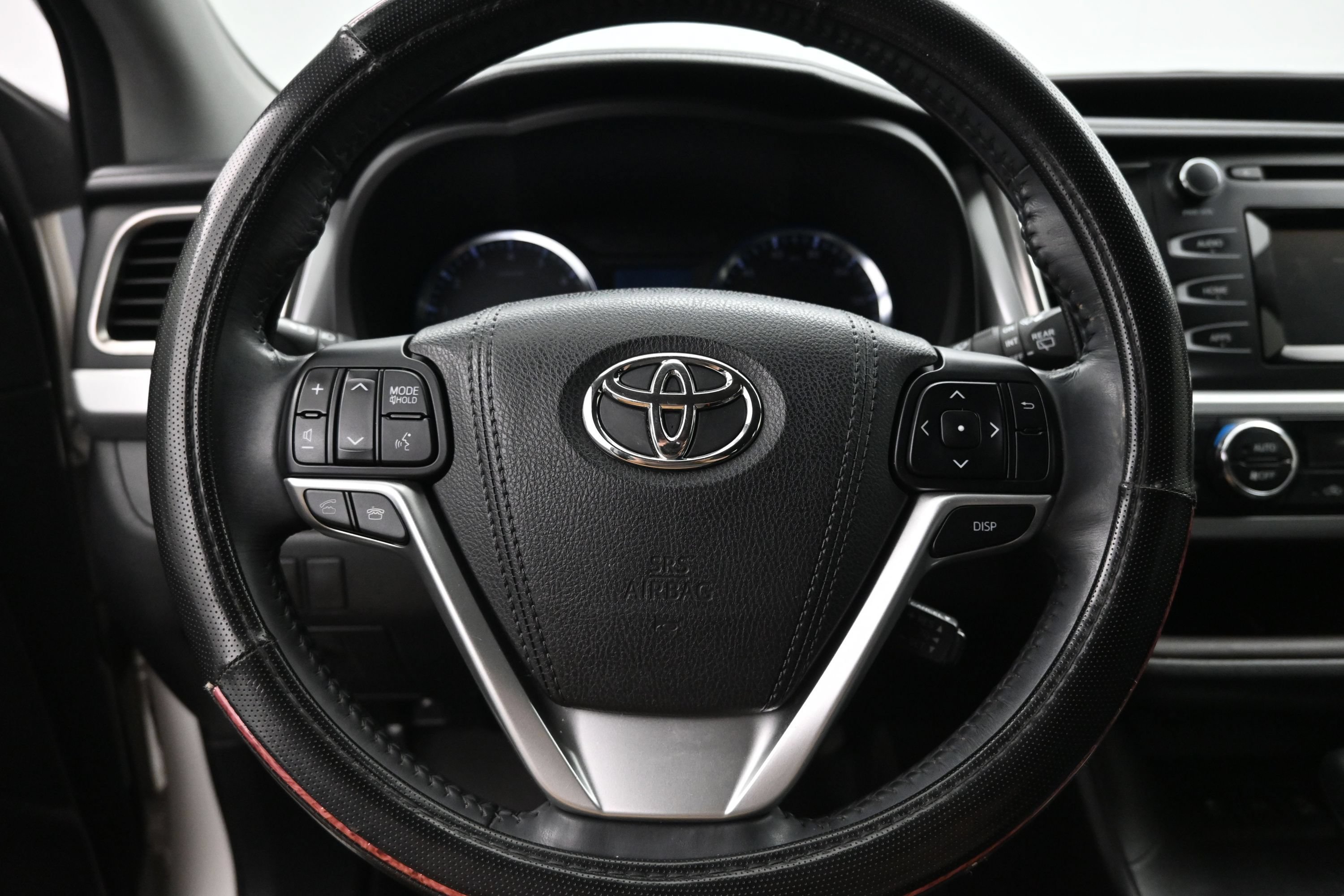 Used 2015 Toyota Highlander Plus AWD/4WD image 13
