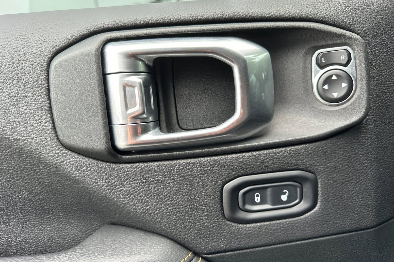 Used 2021 Jeep Wrangler Unlimited Sahara image 13