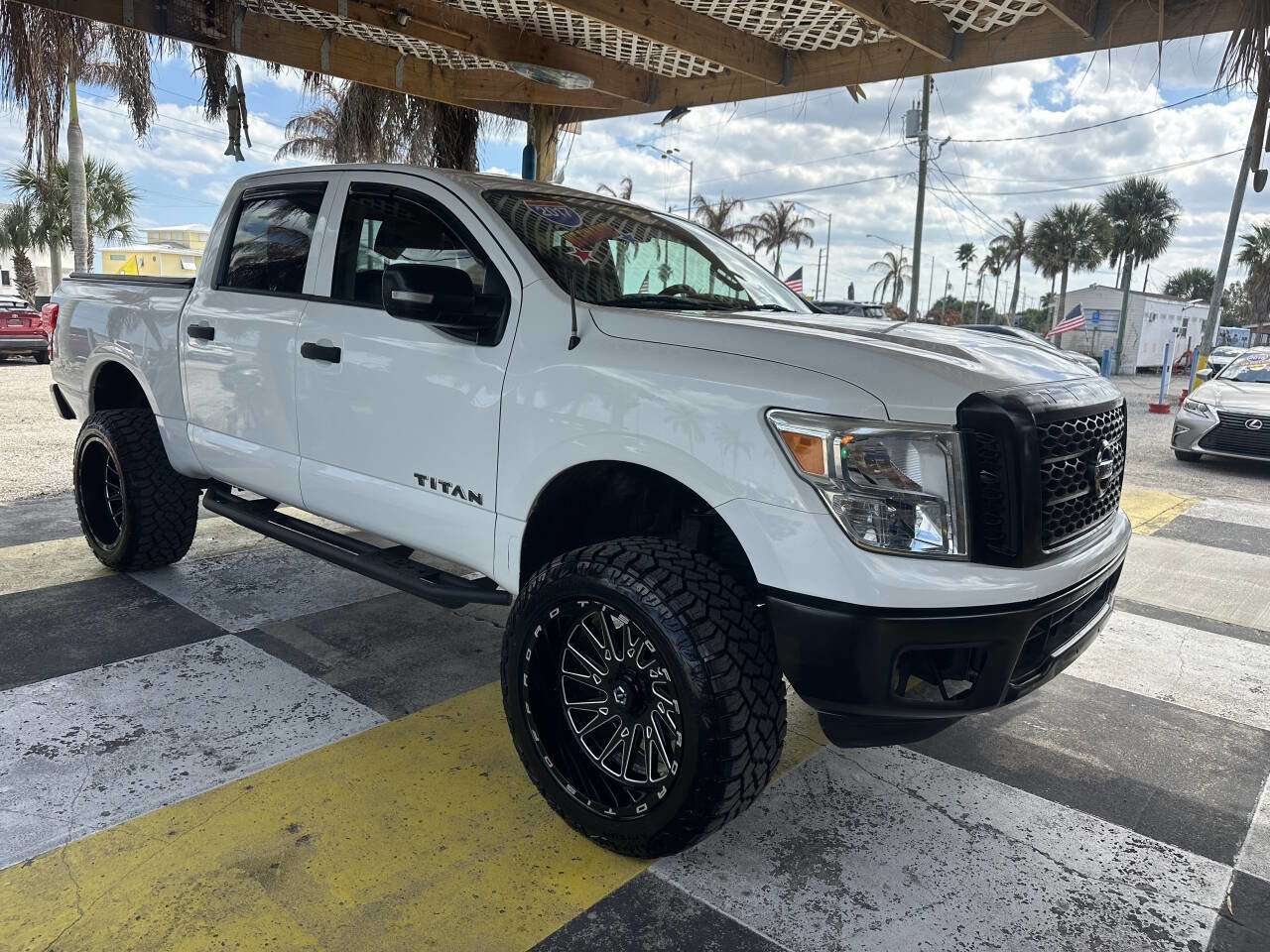 Used 2017 Nissan Titan S RWD image 3