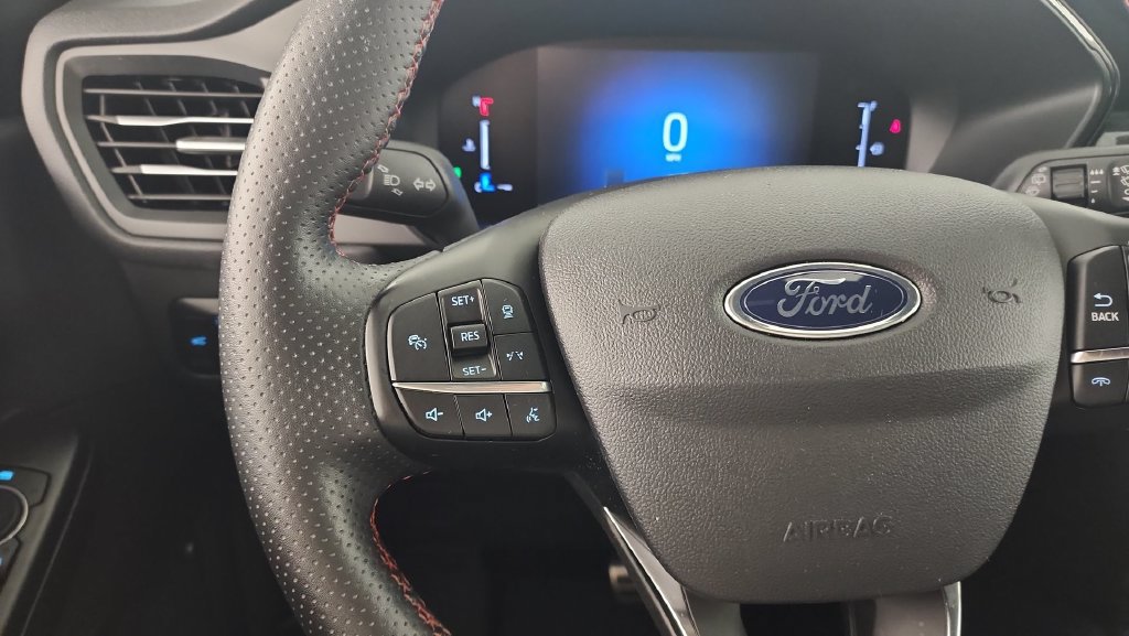 Used 2024 Ford Escape ST-Line w/ Tech Pack #1 AWD/4WD image 17