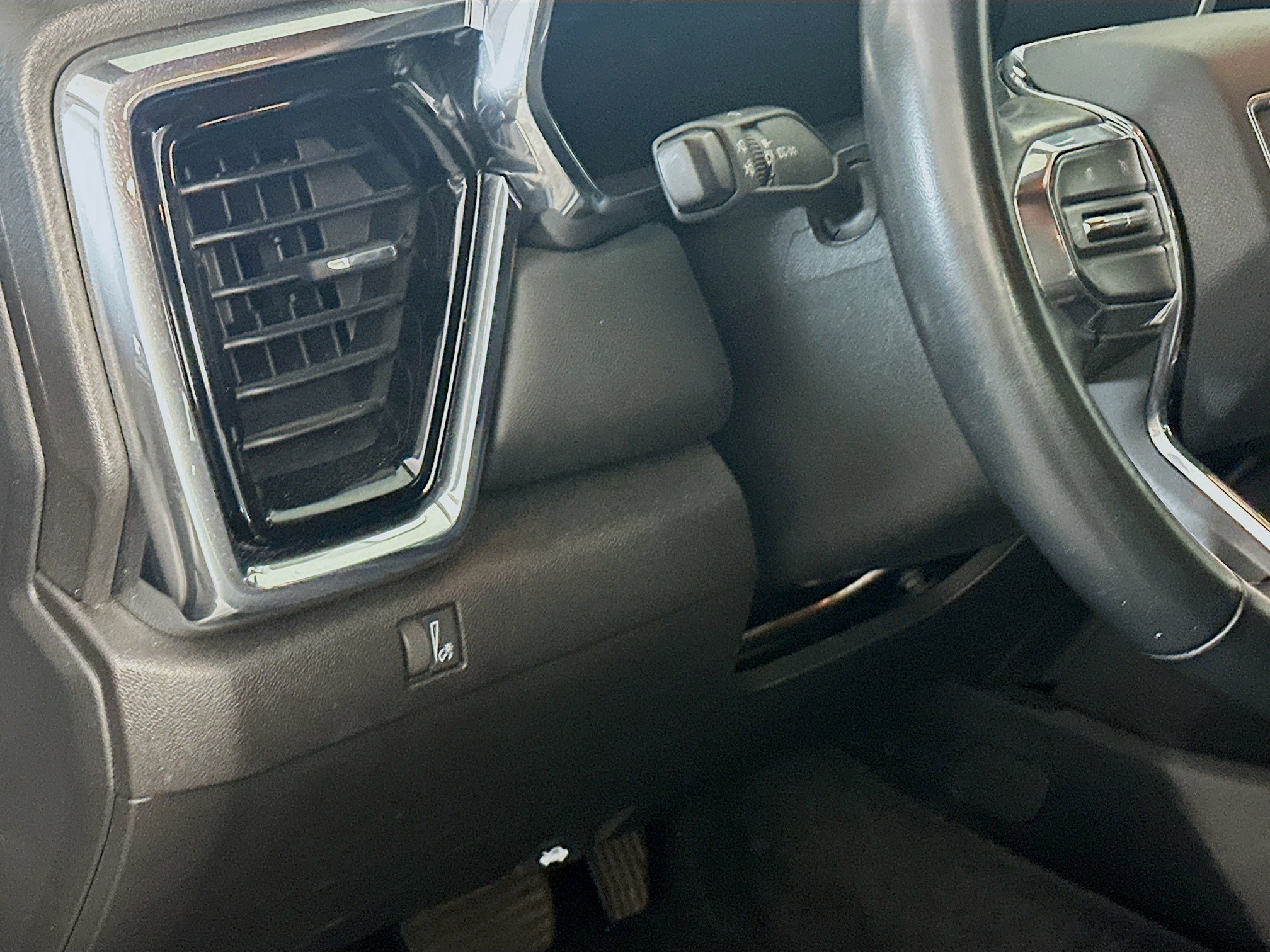 Used 2024 GMC Canyon Elevation RWD image 16