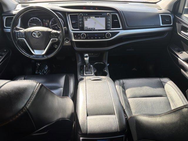 Used 2017 Toyota Highlander XLE image 25