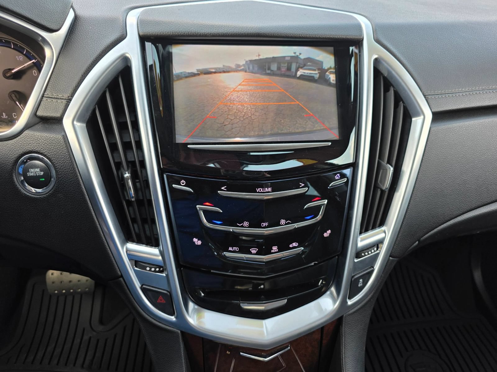 Used 2015 Cadillac SRX Luxury AWD/4WD image 4