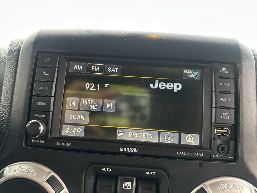 Used 2014 Jeep Wrangler Unlimited Sahara w/ Connectivity Group AWD/4WD image 18