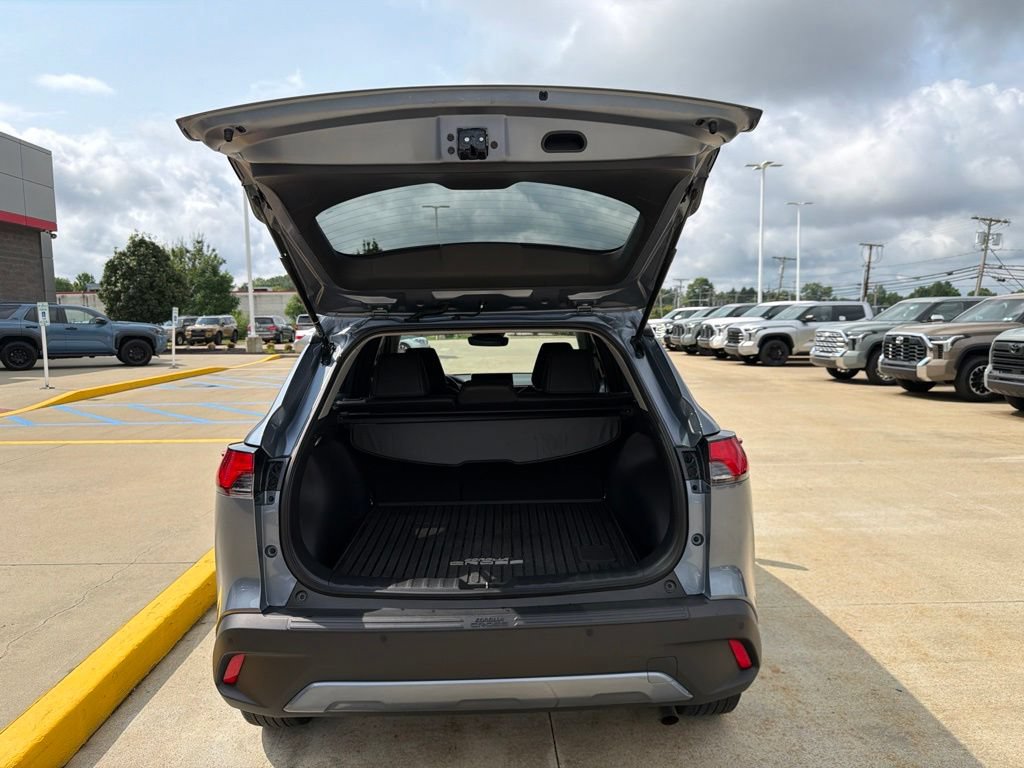Used 2023 Toyota Corolla Cross XLE w/ Black Badges Package (TMS) AWD/4WD image 6
