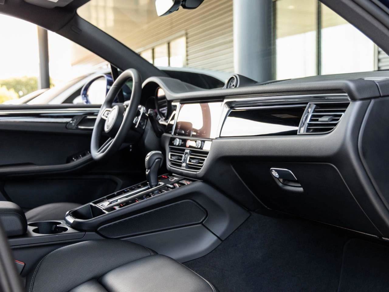 New 2026 Porsche Macan image 97