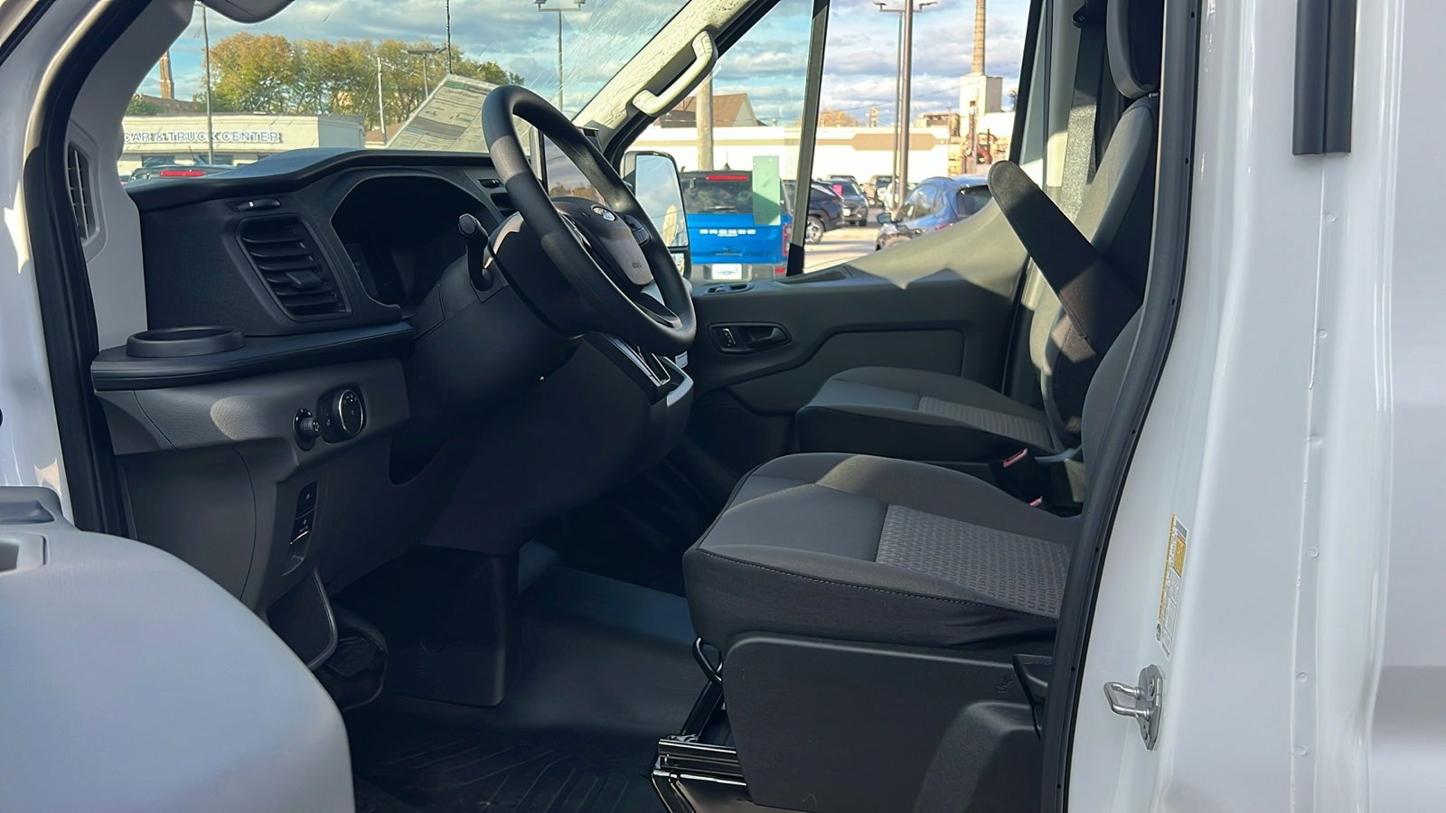 New 2026 Ford Transit 250 148 Medium Roof RWD image 27