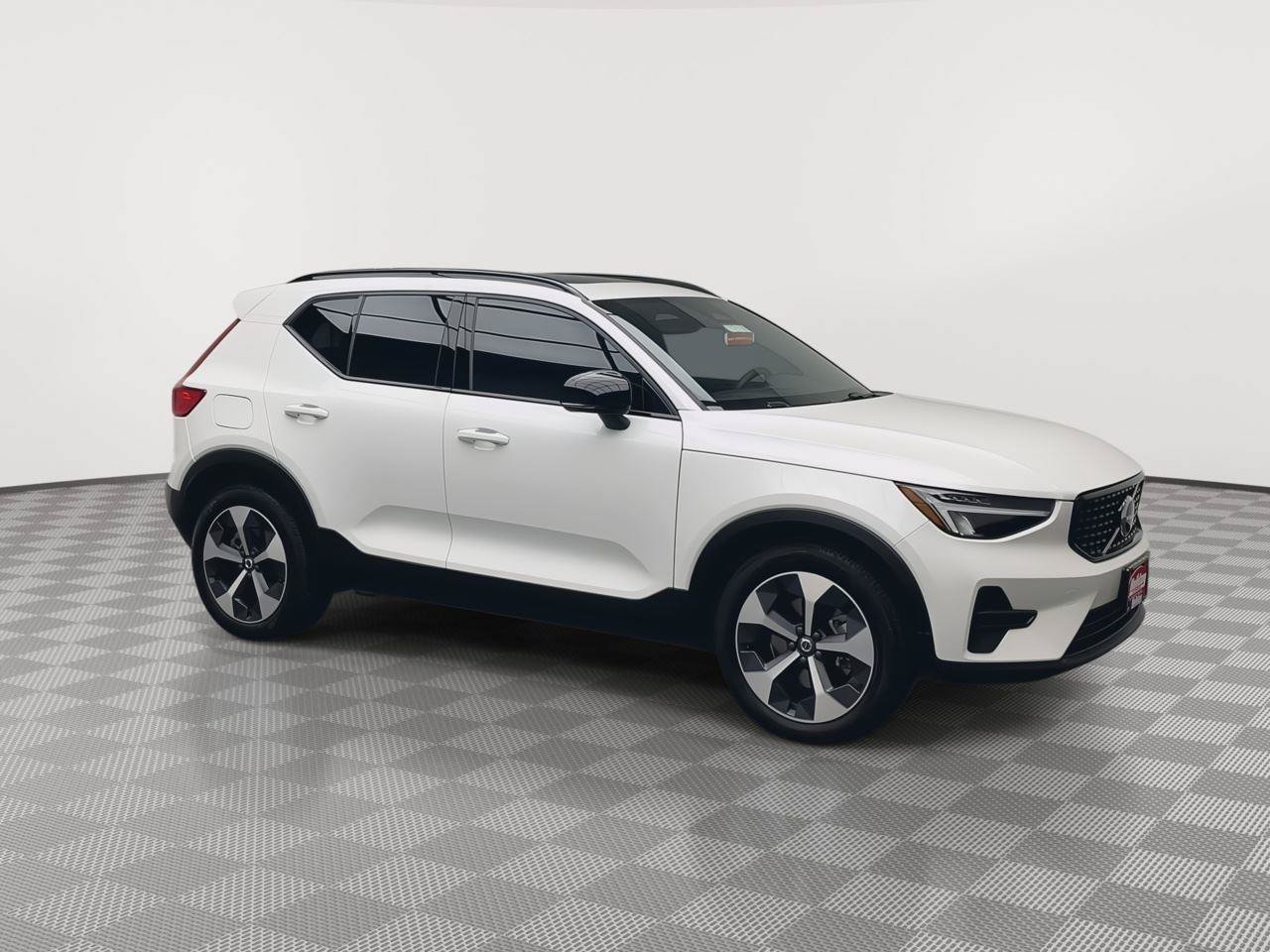 Used 2026 Volvo XC40 B5 Core AWD/4WD image 41
