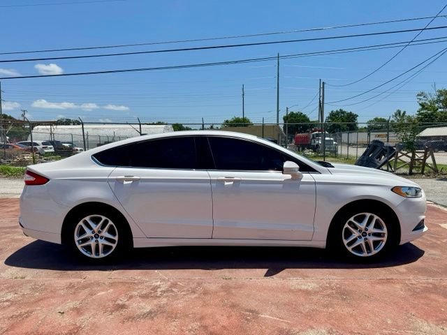 Used 2013 Ford Fusion SE FWD image 4