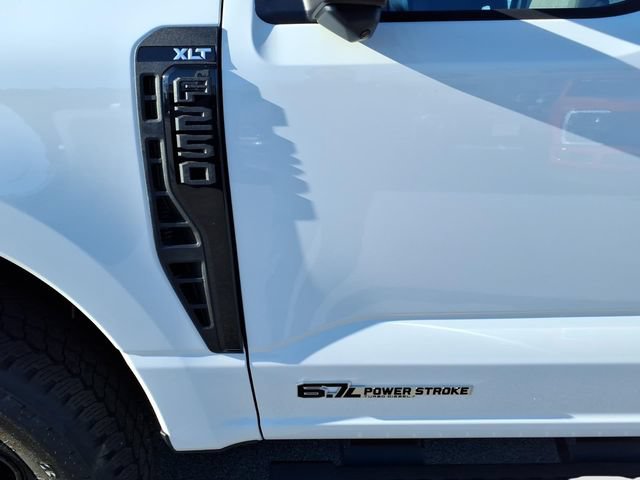New 2026 Ford F250 XLT w/ XLT Premium Package AWD/4WD image 4