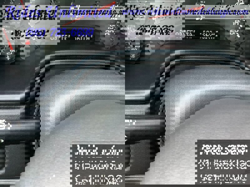 Used 2004 Chevrolet Corvette Coupe w/ Roof Package RWD image 23