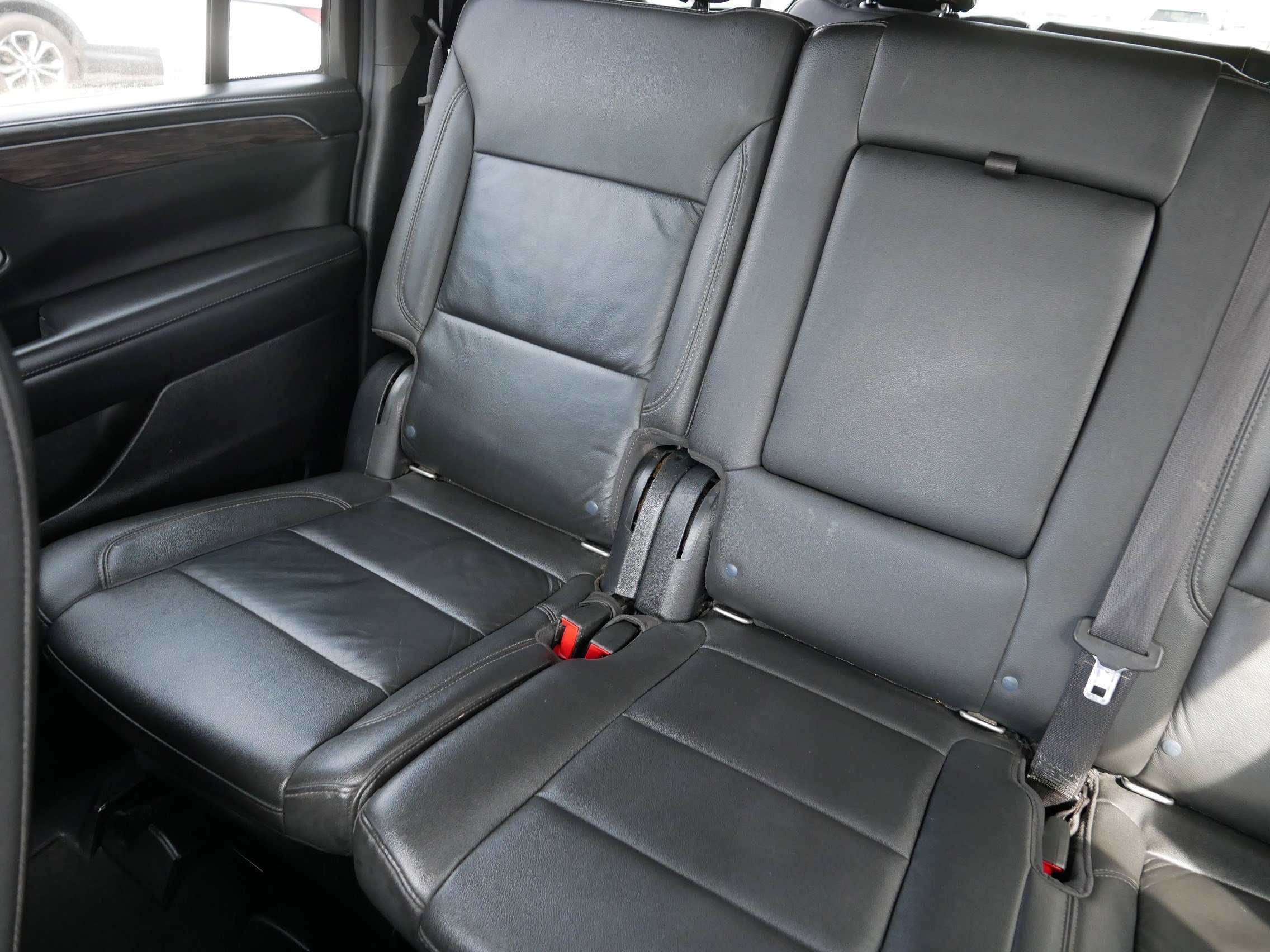 Used 2021 Chevrolet Suburban LT AWD/4WD image 12