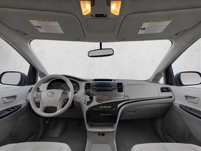 Used 2013 Toyota Sienna LE AWD/4WD image 11