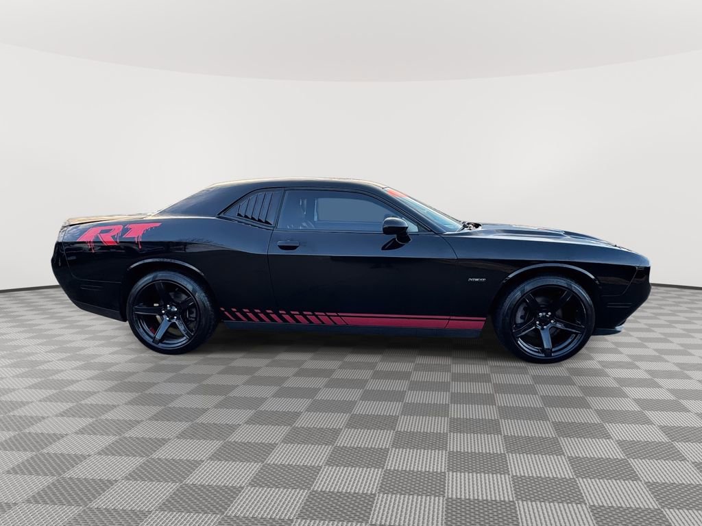 Used 2018 Dodge Challenger R/T RWD image 5