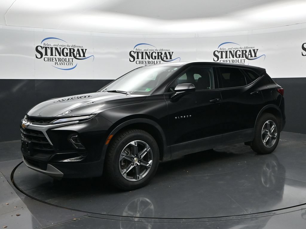 Used 2025 Chevrolet Blazer LT AWD/4WD image 3