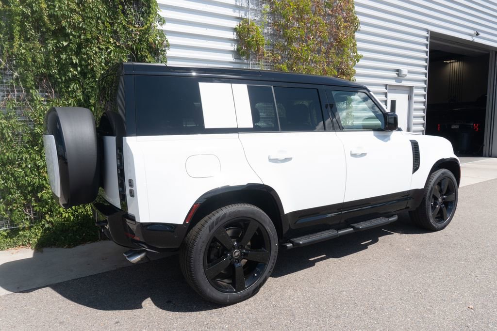 New 2025 Land Rover Defender 110 V8 image 4