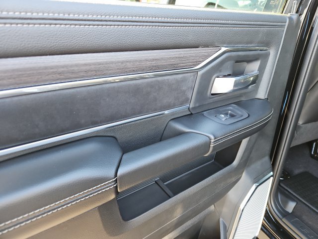 New 2026 RAM 2500 Laramie AWD/4WD image 19