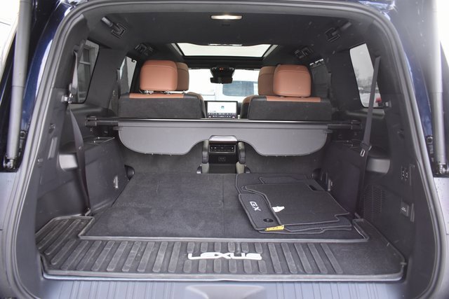 Used 2025 Lexus GX 550 image 44