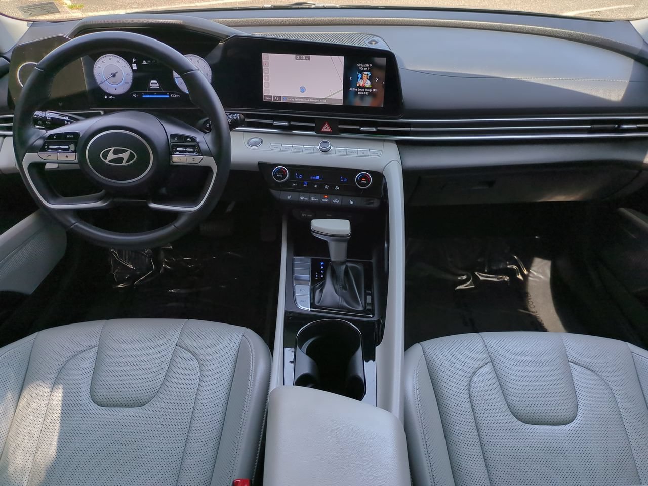 Used 2025 Hyundai Elantra Limited FWD image 14
