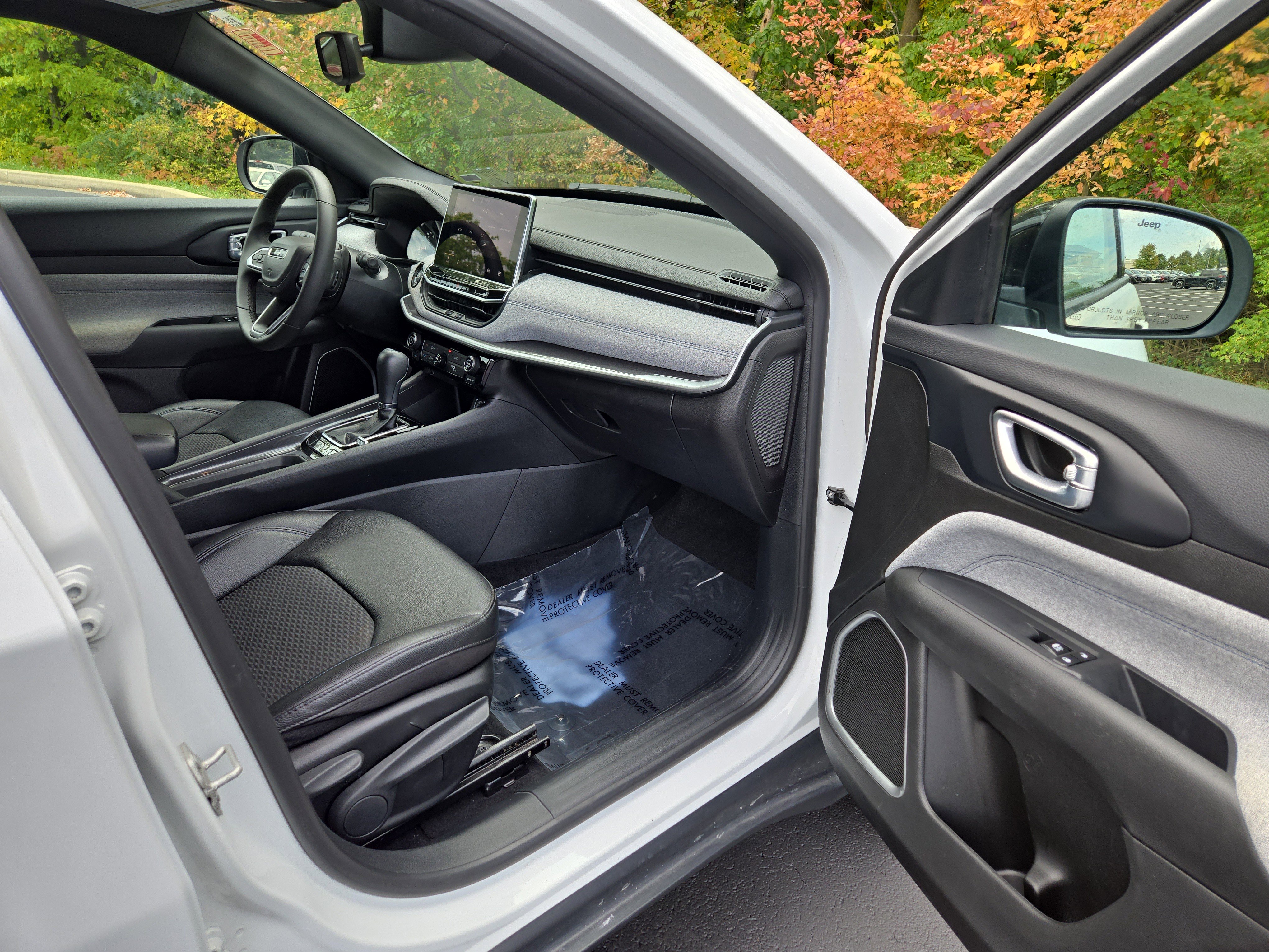 Used 2024 Jeep Compass Latitude image 22