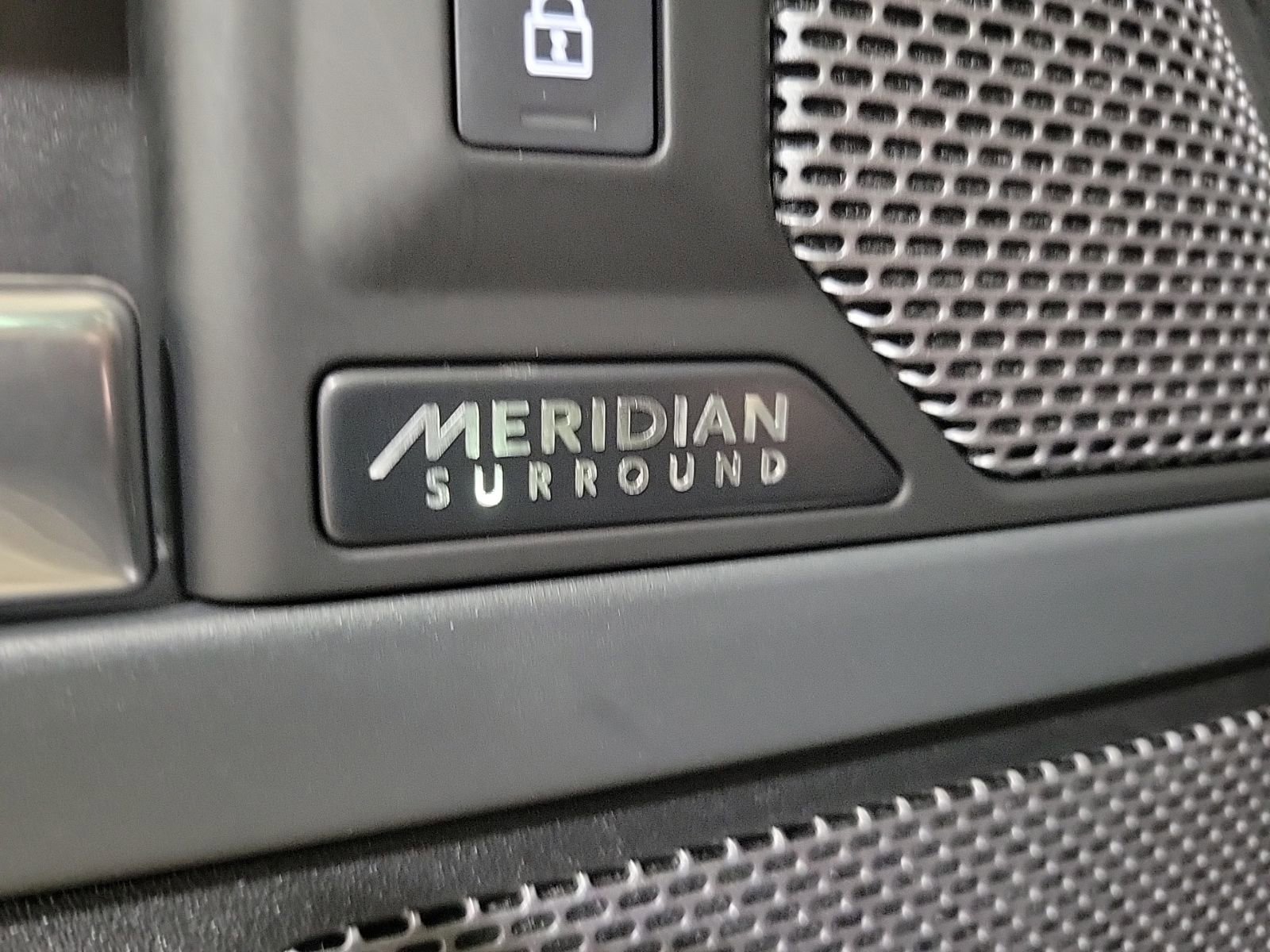 Used 2024 Land Rover Defender 110 X image 26