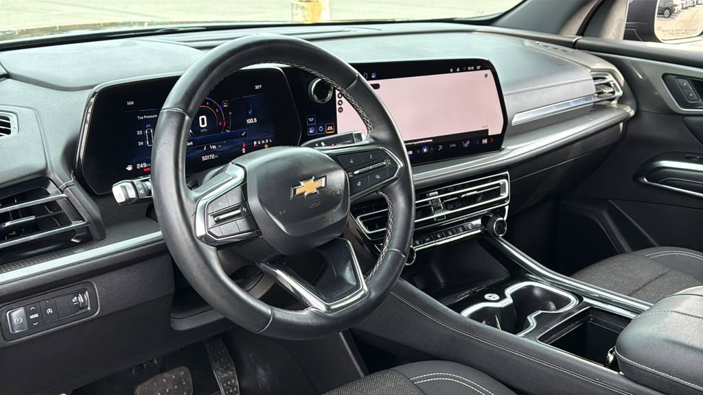 Used 2024 Chevrolet Traverse LT image 19