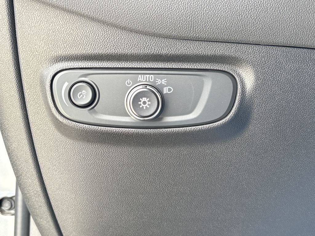 Used 2024 Chevrolet Equinox LS w/ LS Convenience Package FWD image 50
