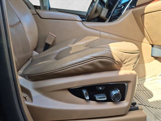 Used 2016 Cadillac Escalade Platinum AWD/4WD image 24