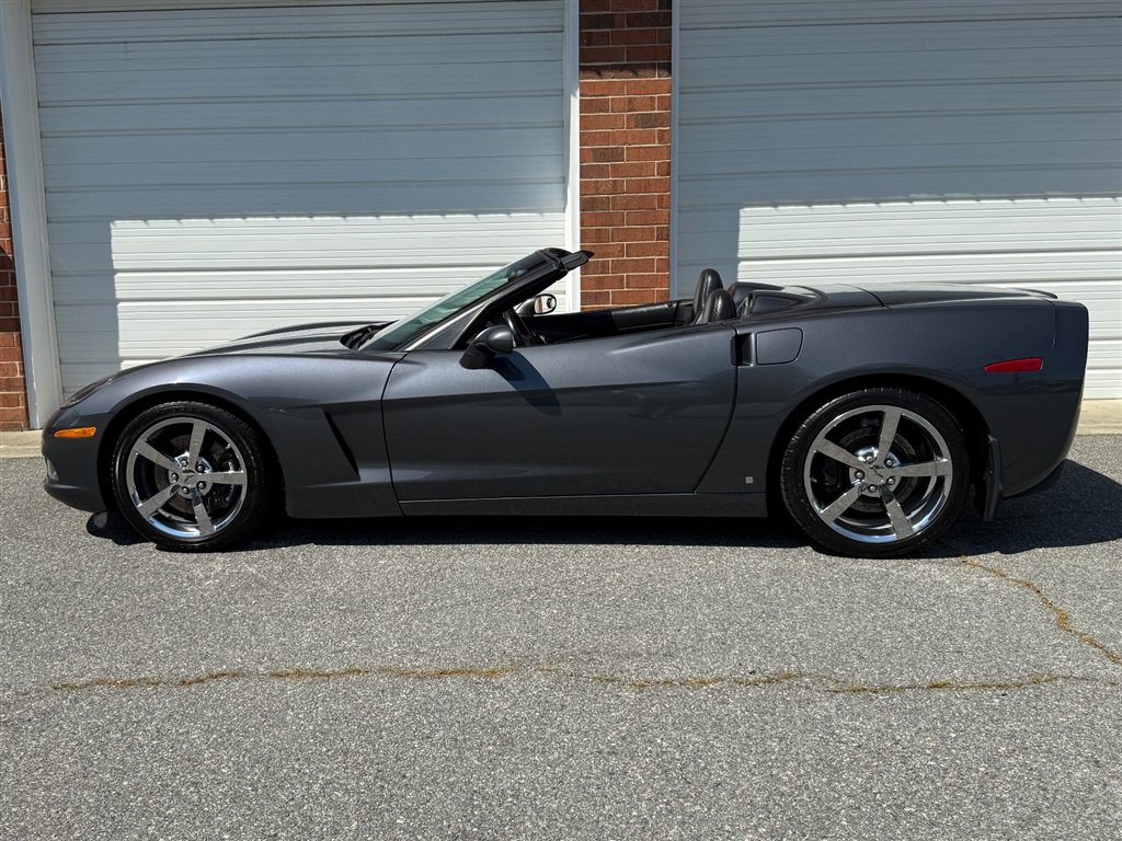 Used 2009 Chevrolet Corvette Convertible w/ Preferred Equipment Group RWD image 23