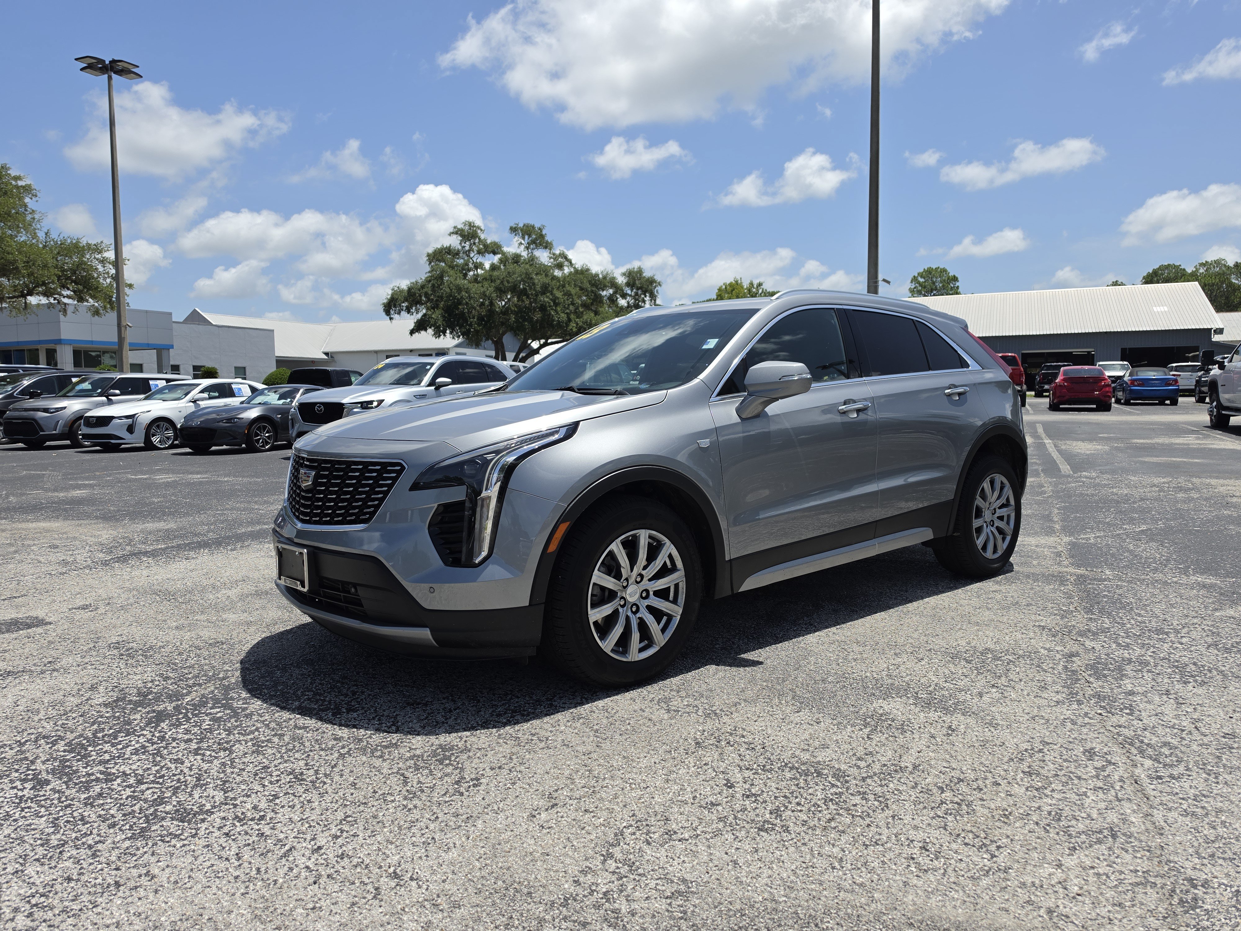 Used 2023 Cadillac XT4 Premium Luxury w/ Cold Weather Package AWD/4WD image 10