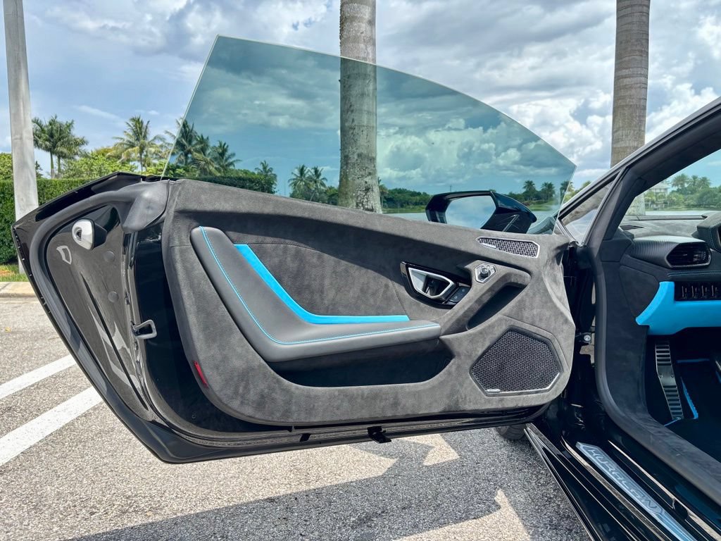 Used 2024 Lamborghini Huracan Tecnica RWD image 17