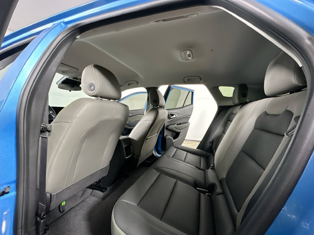 Used 2025 Chevrolet Trax ACTIV FWD image 14